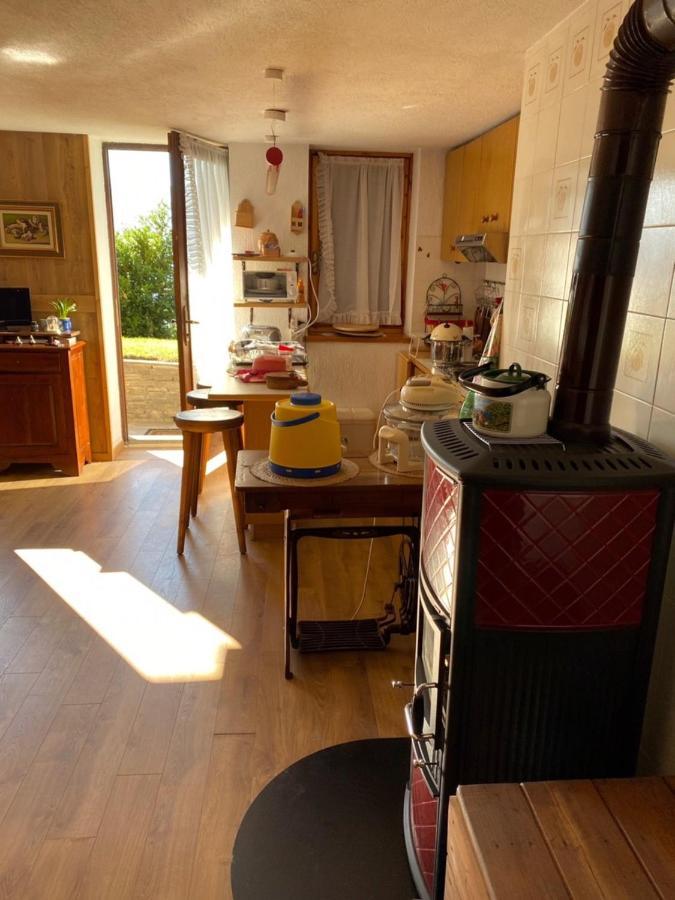 Ferienwohnung Maison Alla Vecchia Zia Cerise Exterior foto